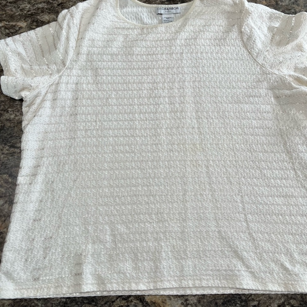Women’s White Textured Top